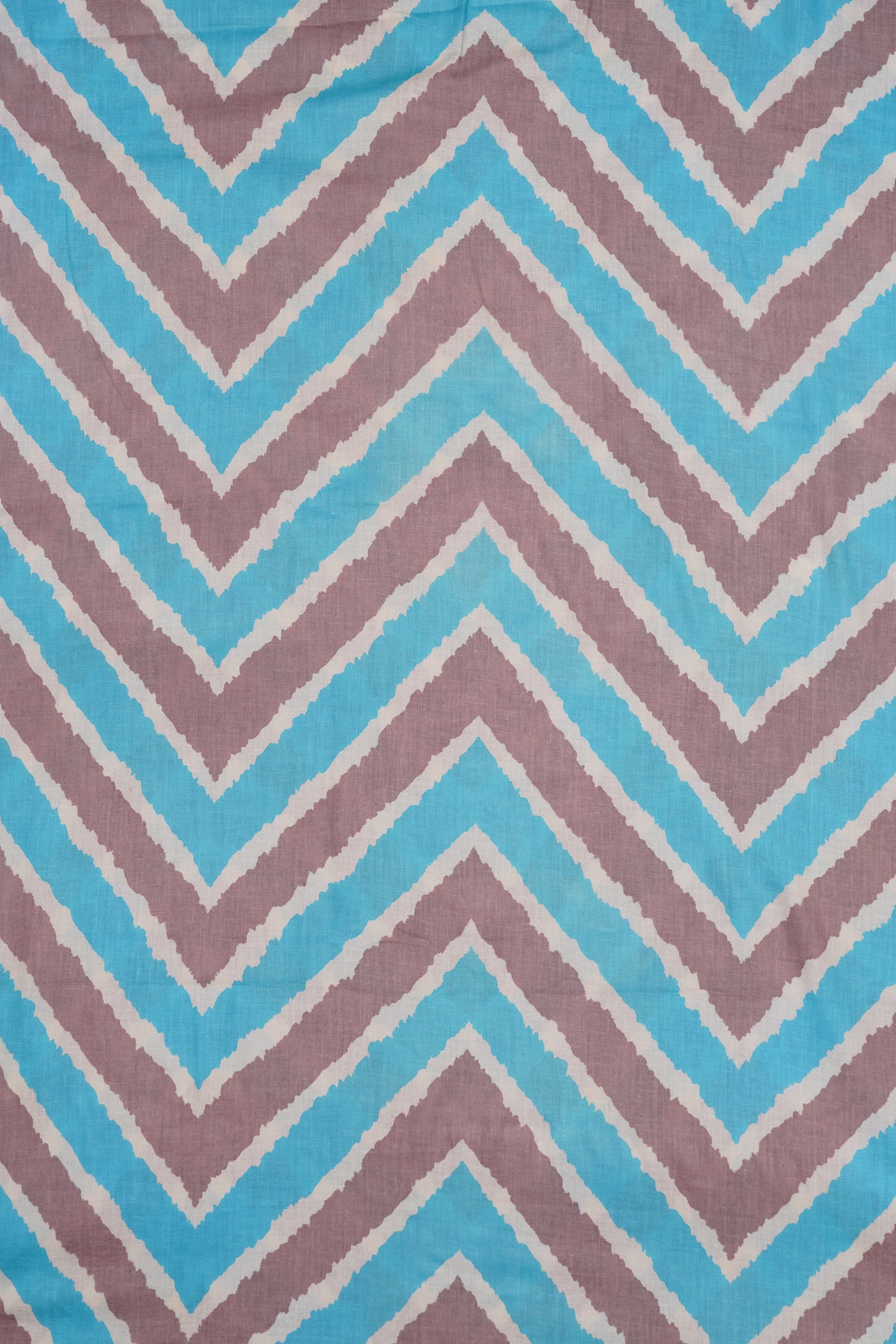 Unisex Blue & Grey Zig-Zag Pattern Printed Pure Cotton Kurta Fabric And White Pure Cotton Pyjama Fabric (2.5 Meters)